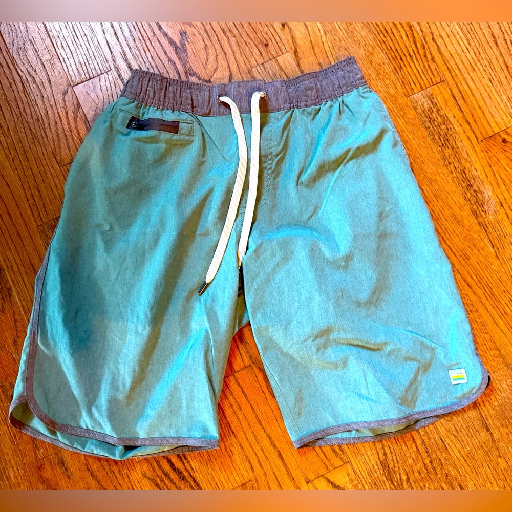 Vuori Banks Shorts~ Small